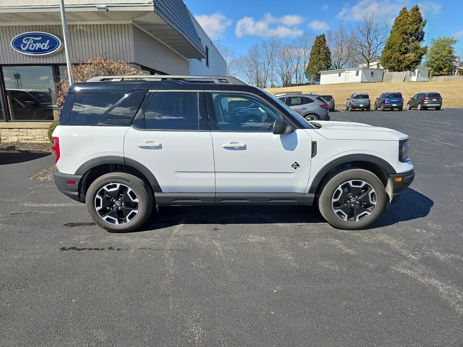 2022 Ford Bronco Sport Outer Banks photo 2