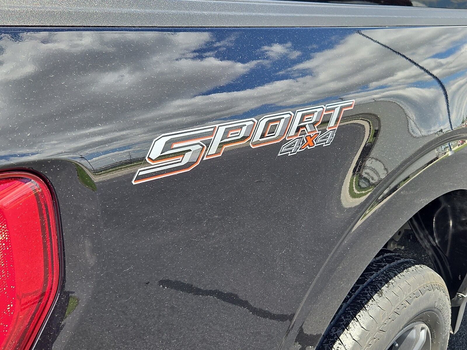 2023 Ford F-150 XLT photo 4
