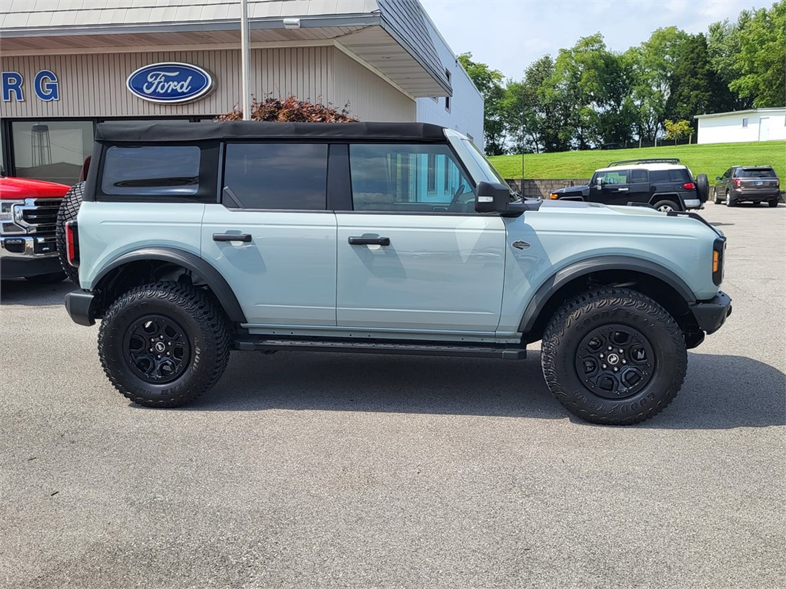 Used 2022 Ford Bronco 4-Door Wildtrak with VIN 1FMEE5DP0NLB53538 for sale in Dale, IN