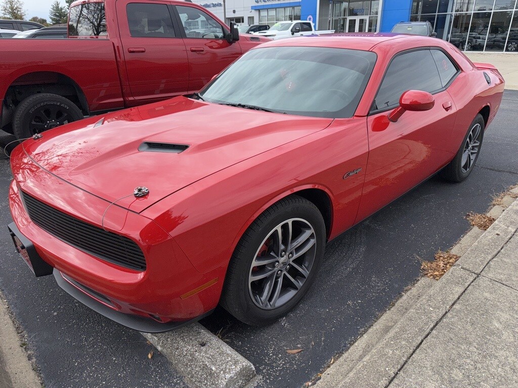 2019 Dodge Challenger SXT photo 4