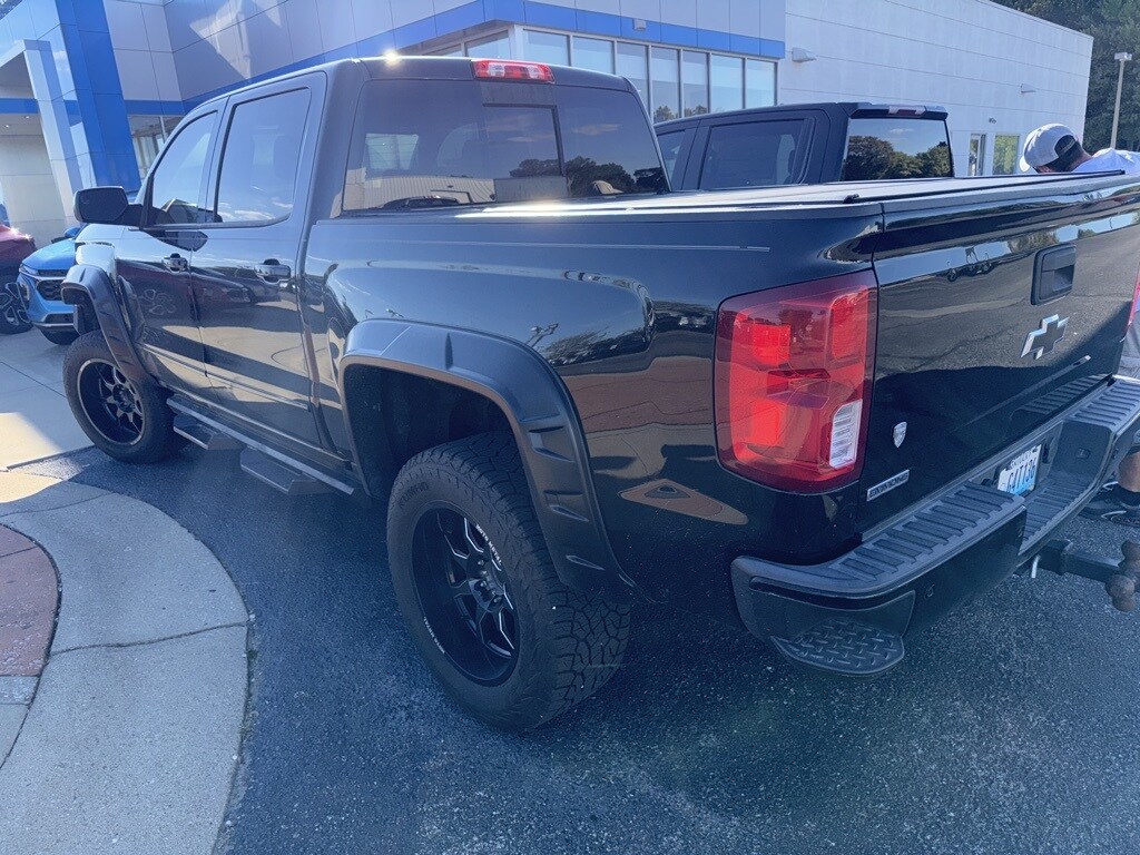 2016 Chevrolet Silverado 1500 LTZ photo 3