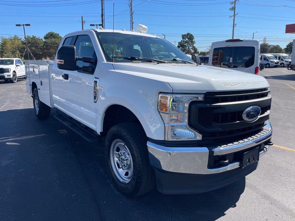2022 Ford F-350 Super Duty Chassis Cab