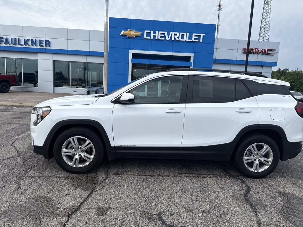Used 2024 GMC Terrain SLE SUV