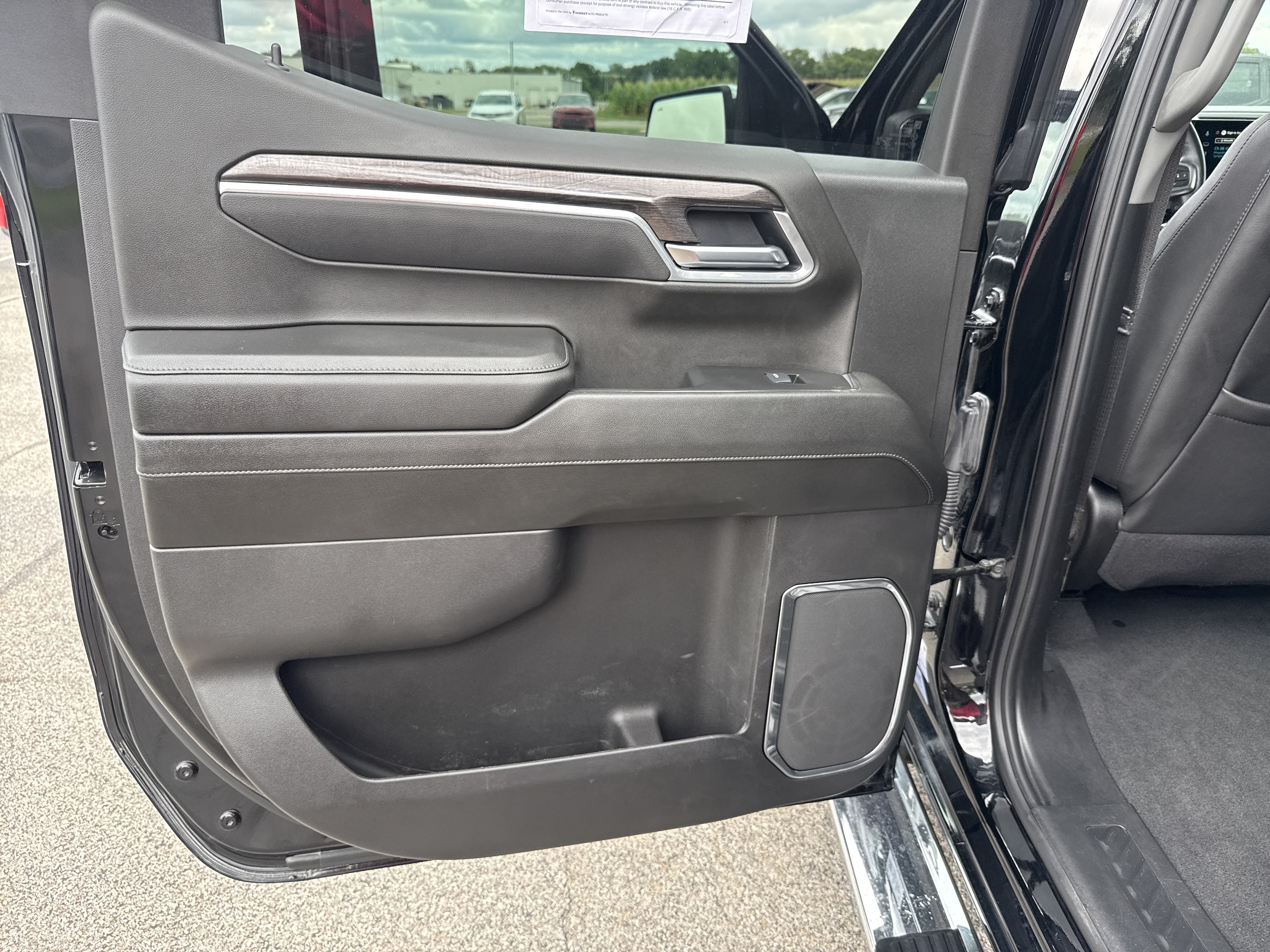 2025 Chevrolet Silverado 1500 LTZ - Photo 11