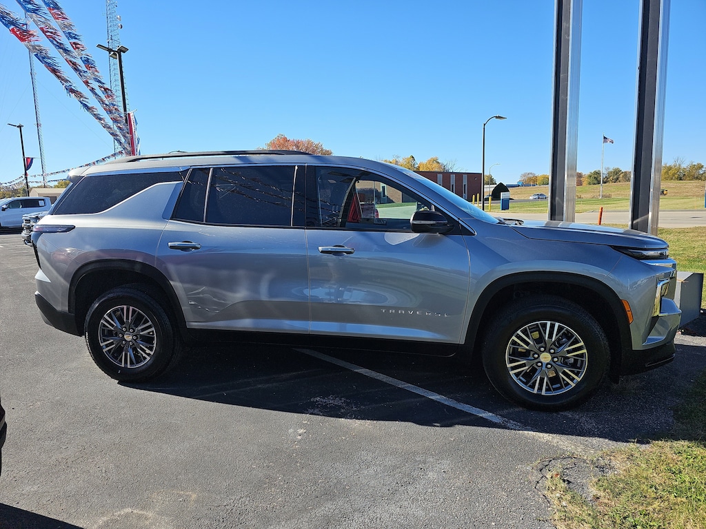 Certified 2025 Chevrolet Traverse LT SUV