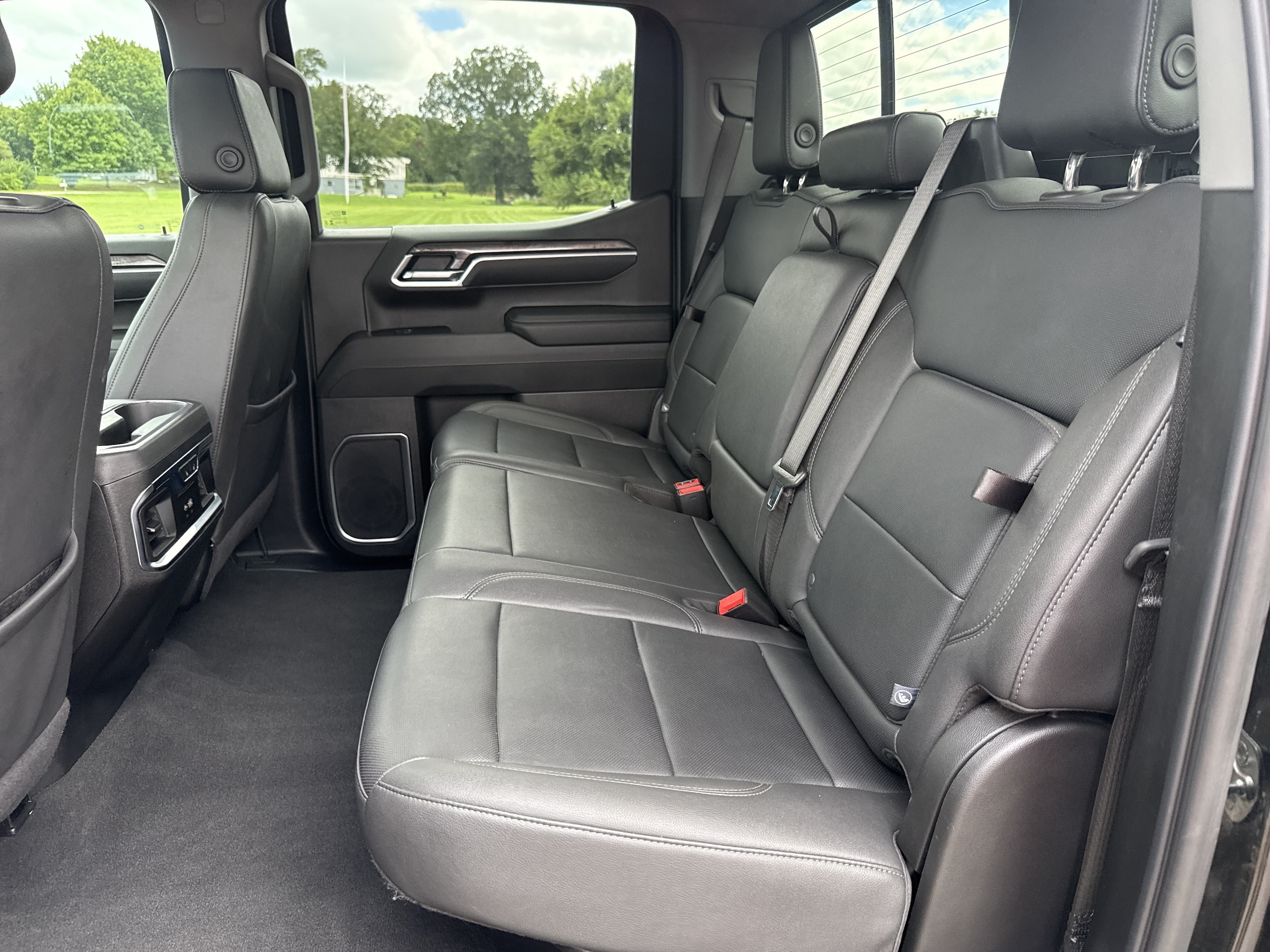 2025 Chevrolet Silverado 1500 LTZ - Photo 13