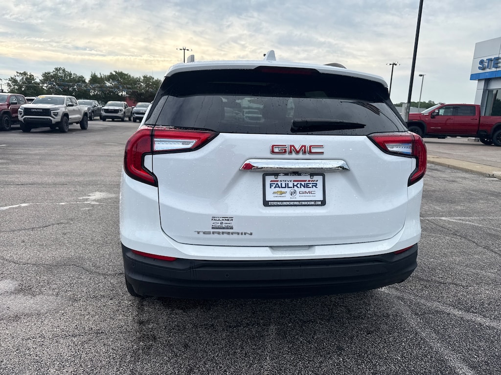 Used 2024 GMC Terrain SLE SUV