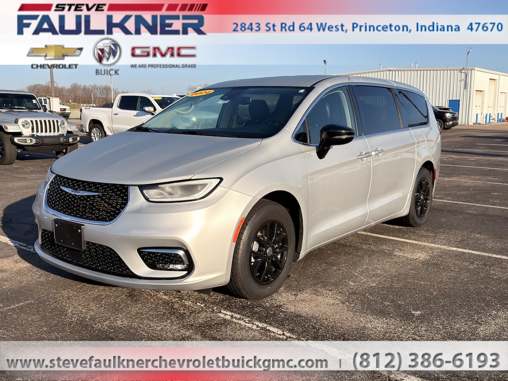 Used 2024 Chrysler Pacifica Touring L Van Passenger Van