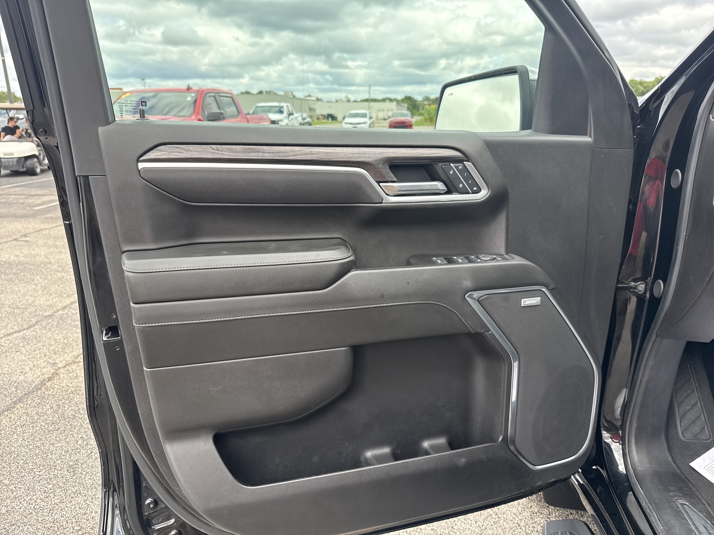 2025 Chevrolet Silverado 1500 LTZ - Photo 8