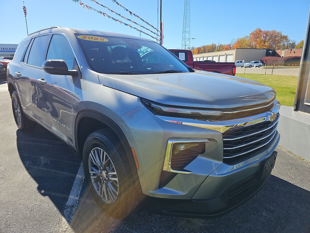 Certified 2025 Chevrolet Traverse LT SUV