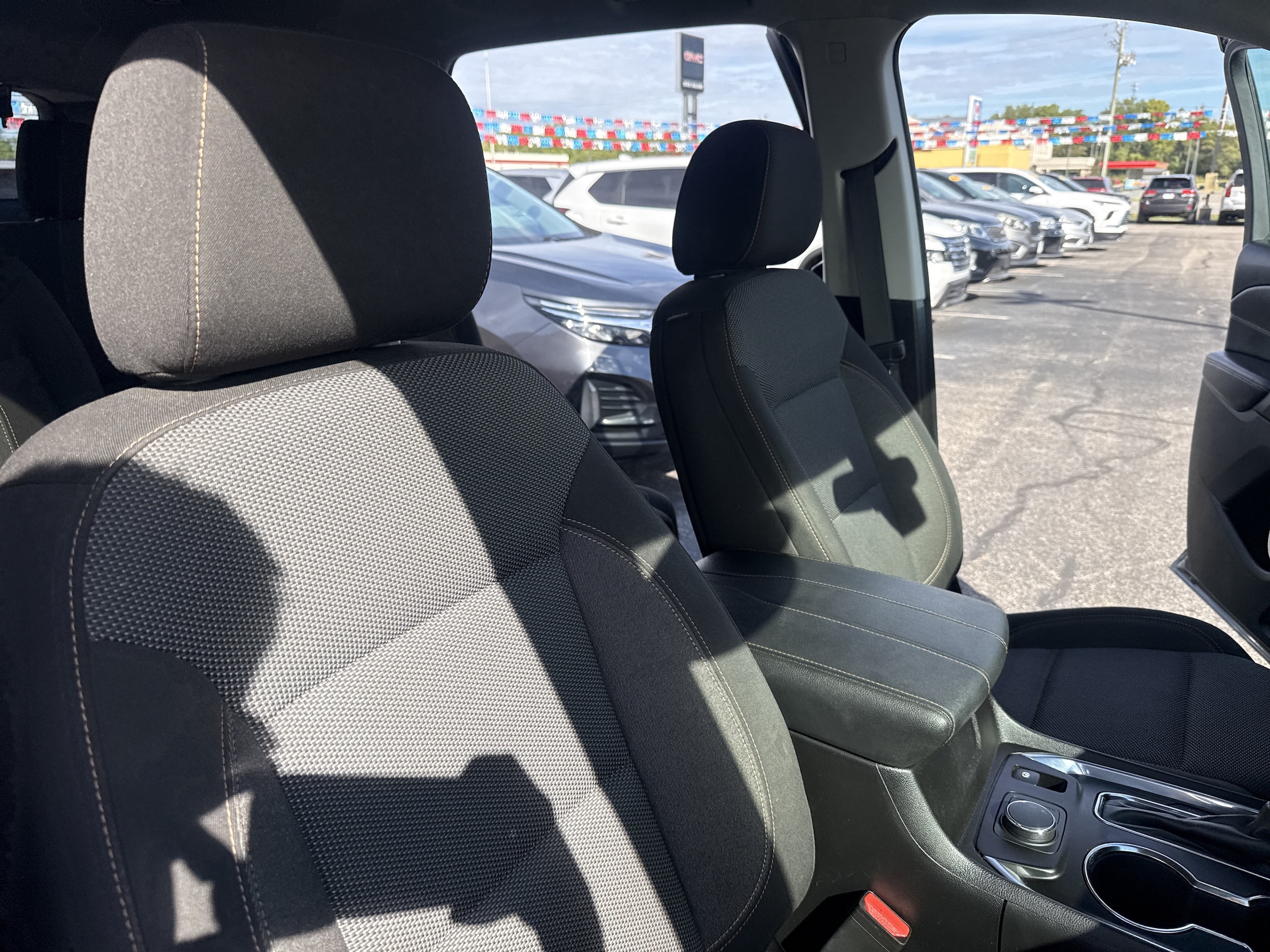 2021 Chevrolet Traverse 1LT - Photo 22