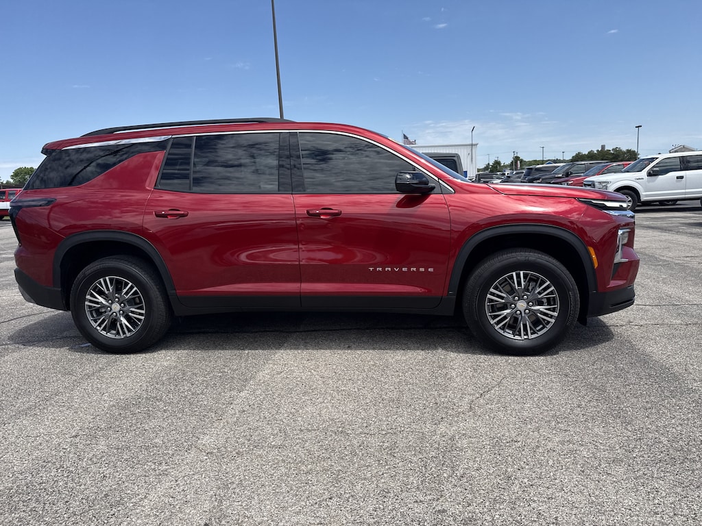 Used 2026 Chevrolet Traverse LT SUV