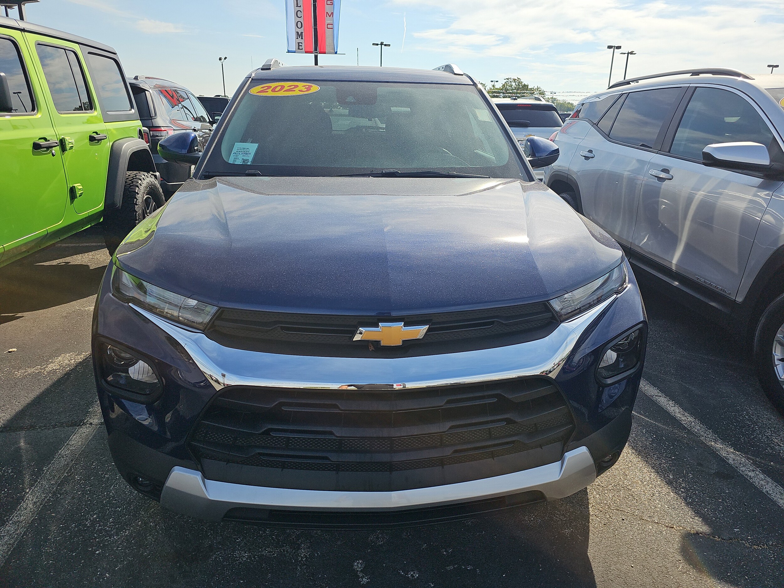 2023 Chevrolet Trailblazer LT photo 2