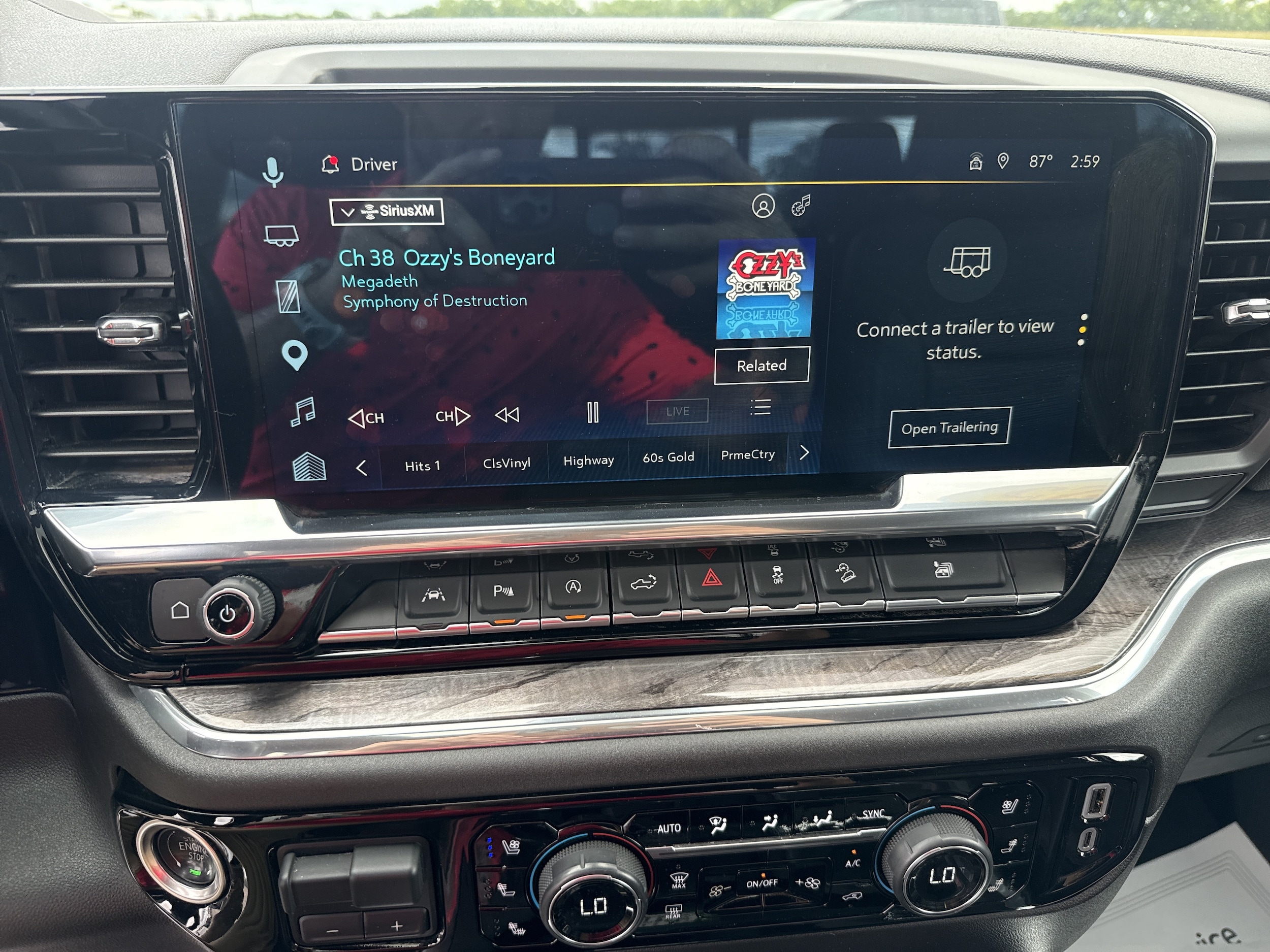 2025 Chevrolet Silverado 1500 LTZ - Photo 22