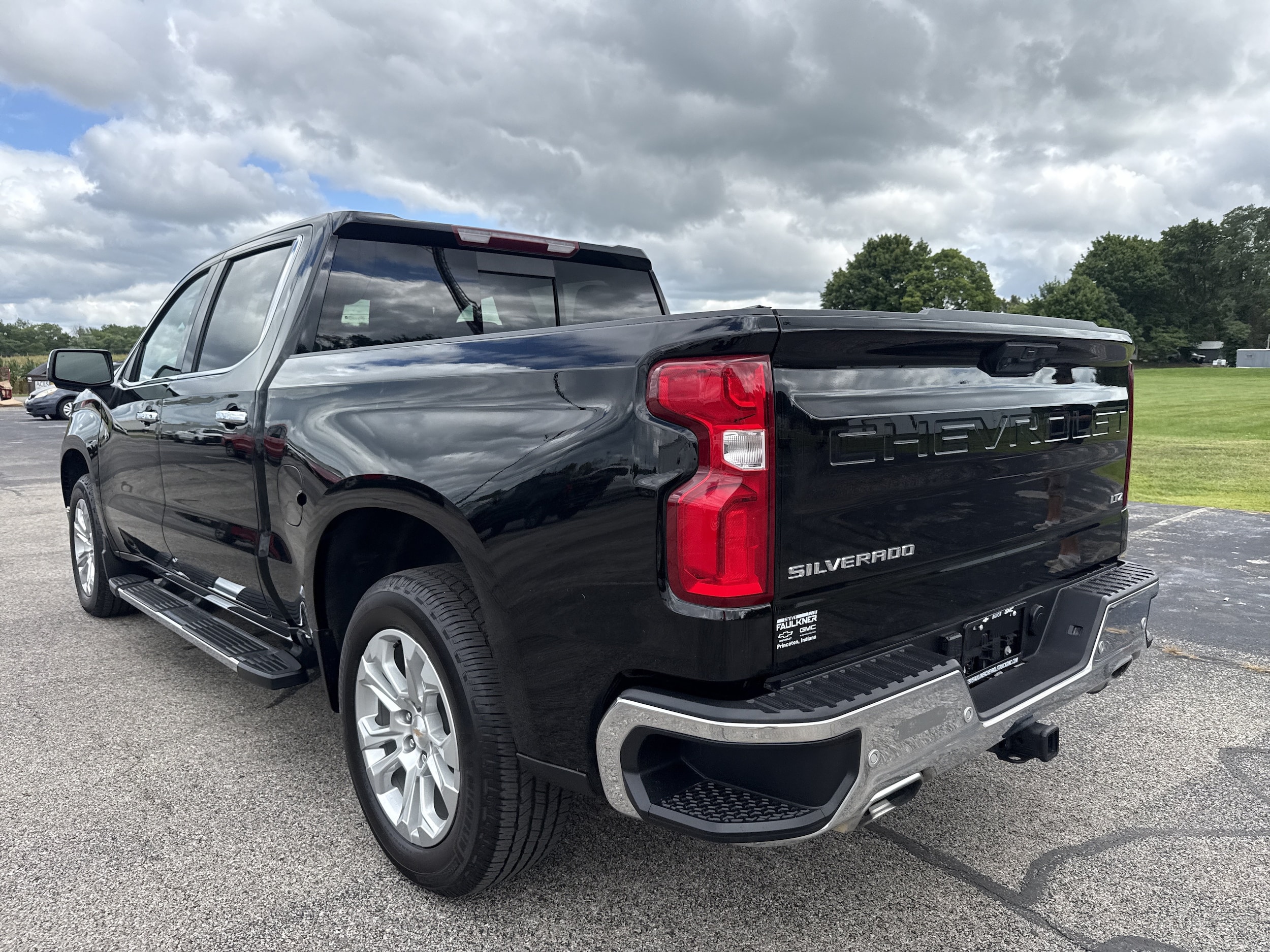 2025 Chevrolet Silverado 1500 LTZ - Photo 7