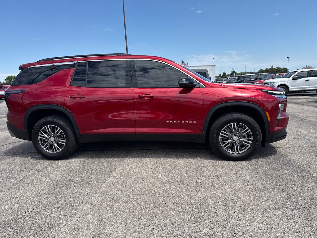 Used 2026 Chevrolet Traverse LT SUV