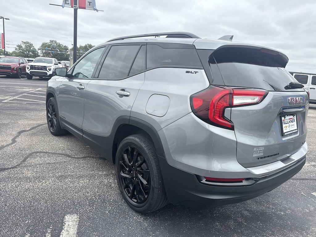 Used 2024 GMC Terrain SLT SUV