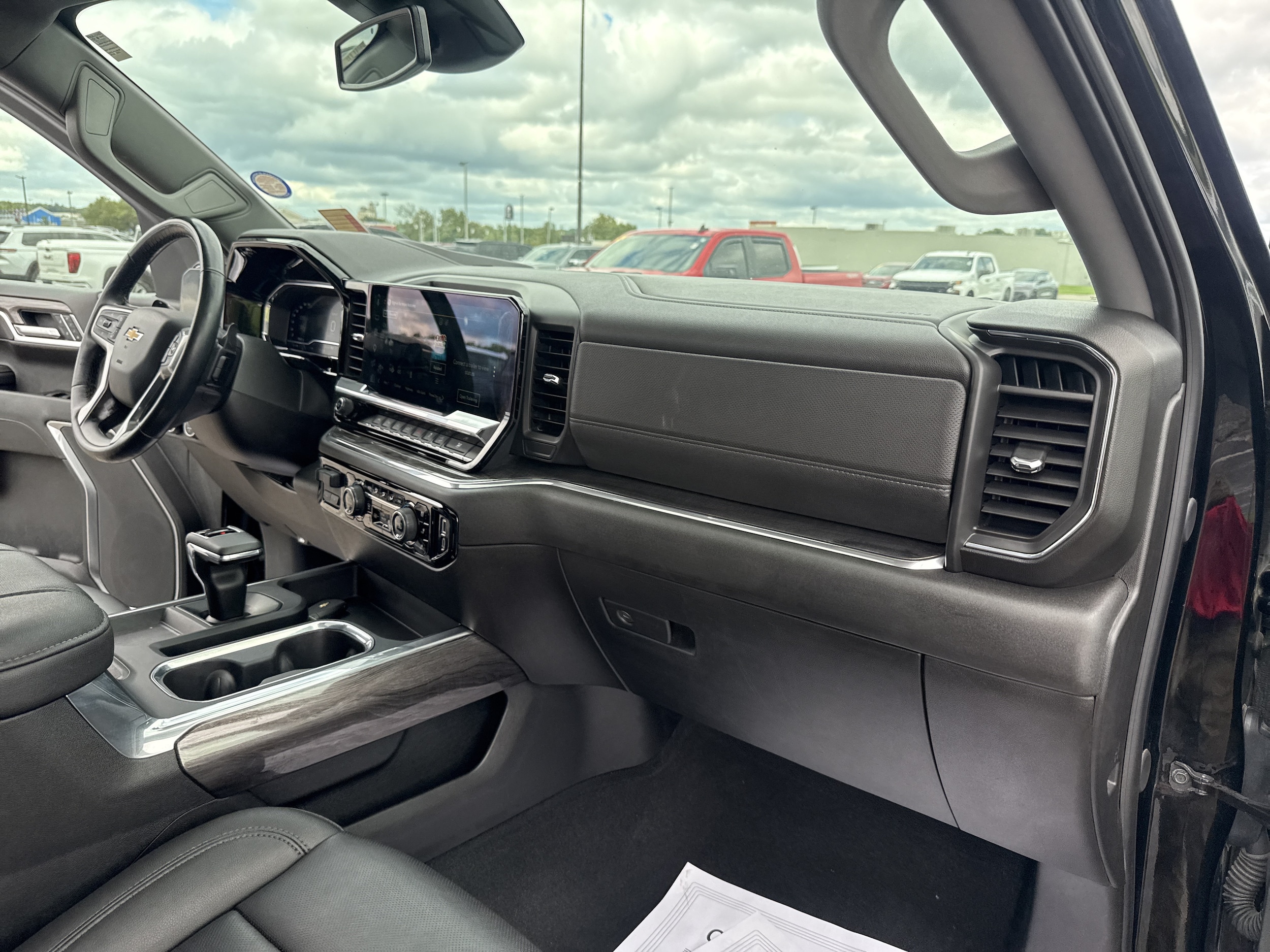 2025 Chevrolet Silverado 1500 LTZ - Photo 18