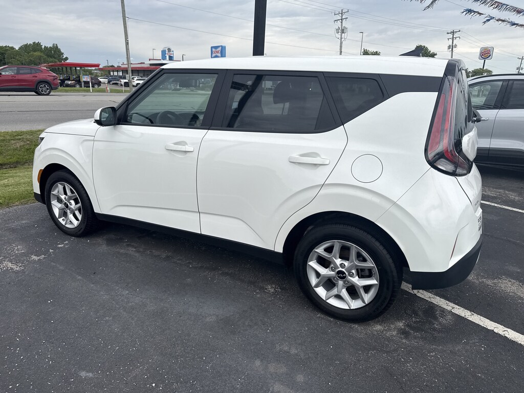 Used 2025 Kia Soul LX Hatchback