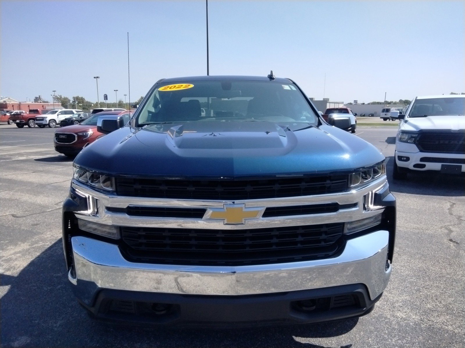 Used 2022 Chevrolet Silverado 1500 Limited LT with VIN 3GCUYDET2NG206816 for sale in Princeton, IN