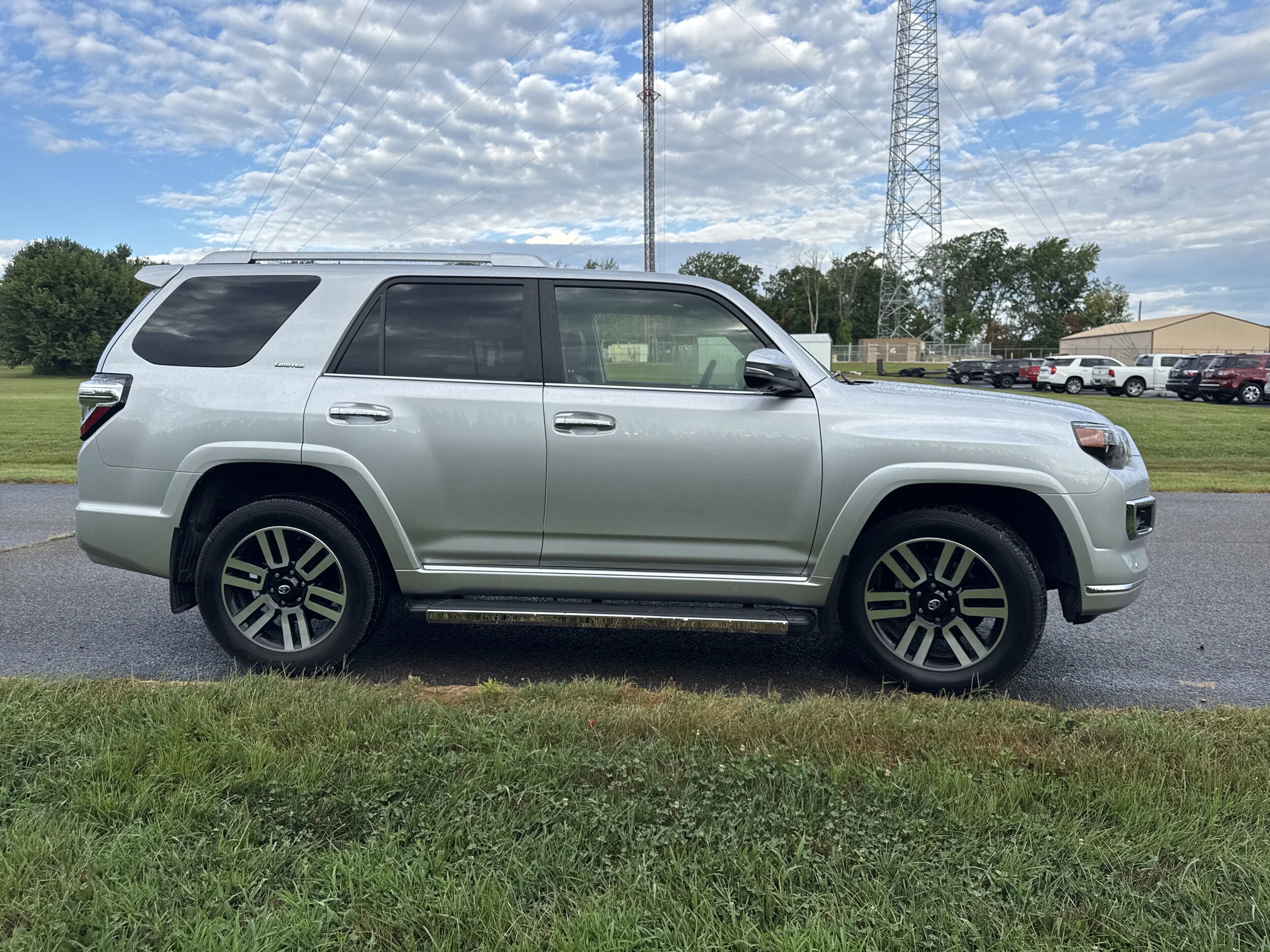 2022 Toyota 4Runner Limited photo 3