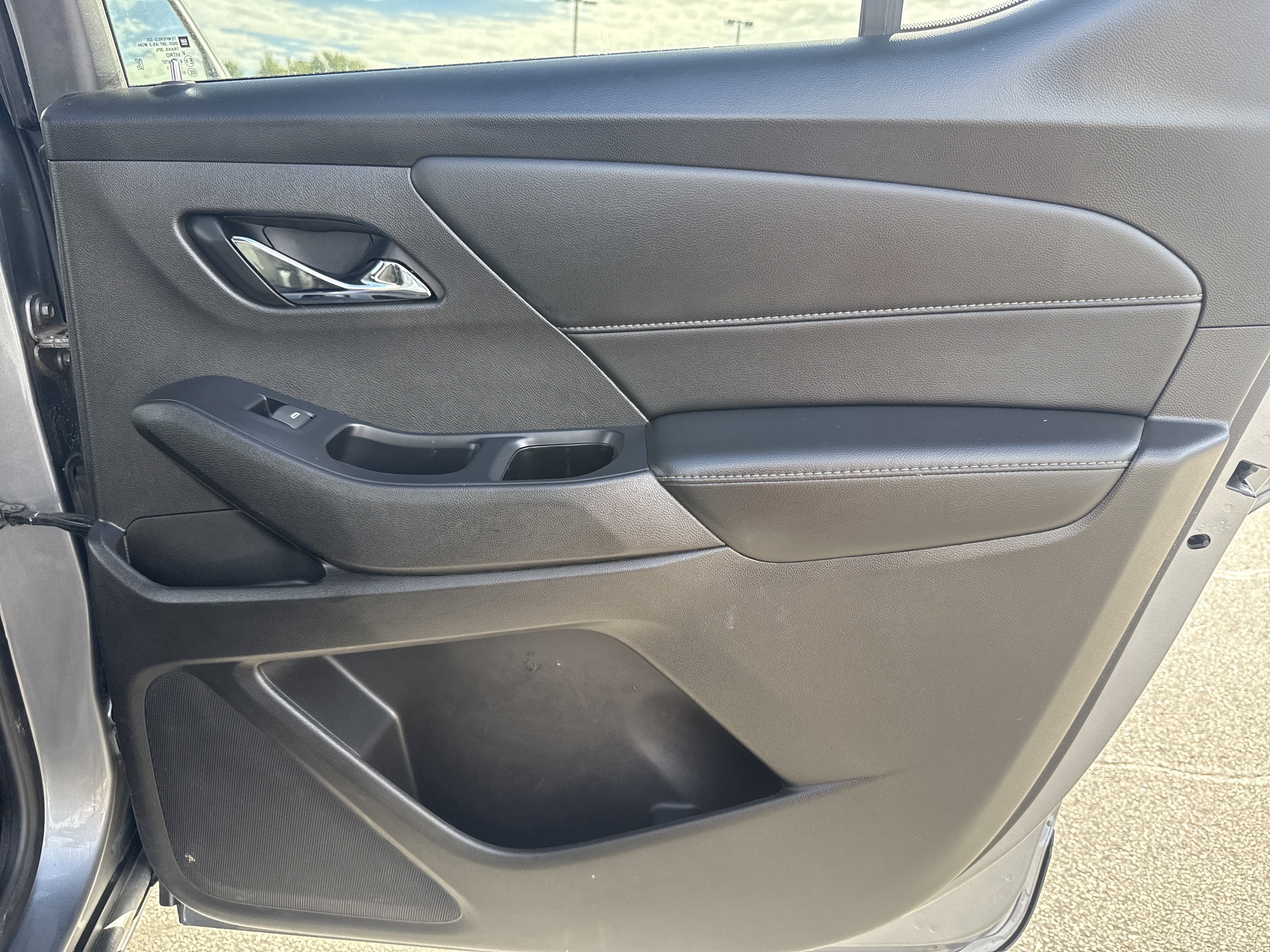 2021 Chevrolet Traverse 1LT - Photo 17