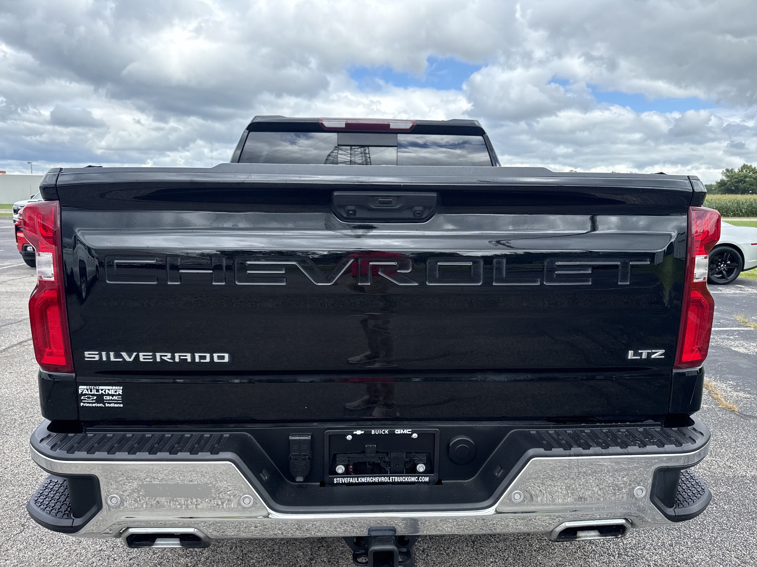 2025 Chevrolet Silverado 1500 LTZ - Photo 6