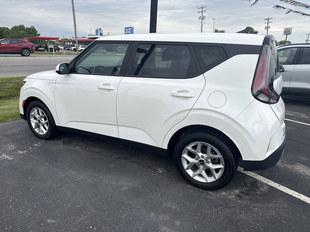 Used 2025 Kia Soul LX Hatchback