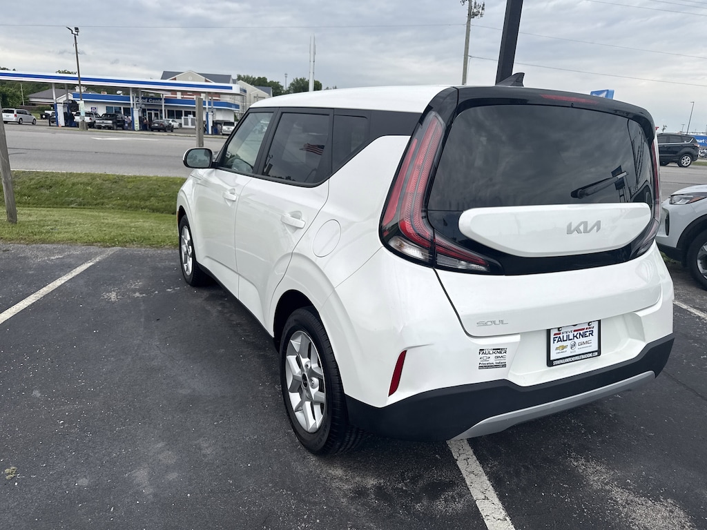 Used 2025 Kia Soul LX Hatchback