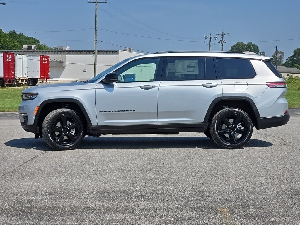 2025 Jeep Grand Cherokee Limited photo 4