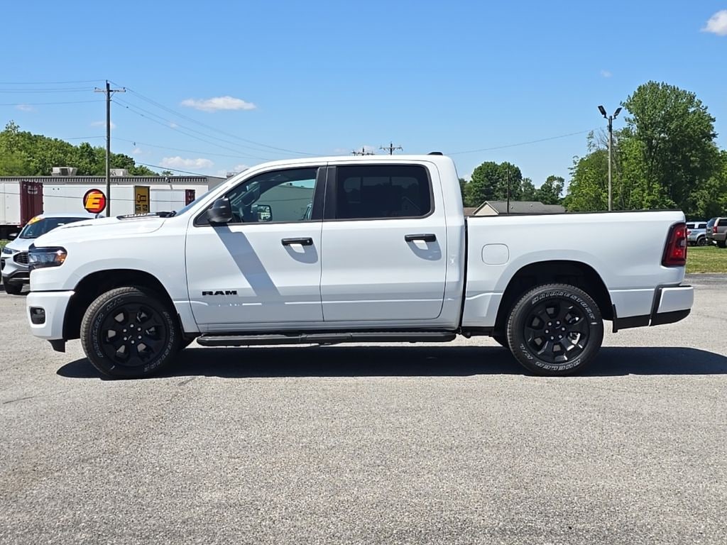 New 2026 Ram 1500 EXPRESS CREW CAB 4X4 5'7 BOX Pickup