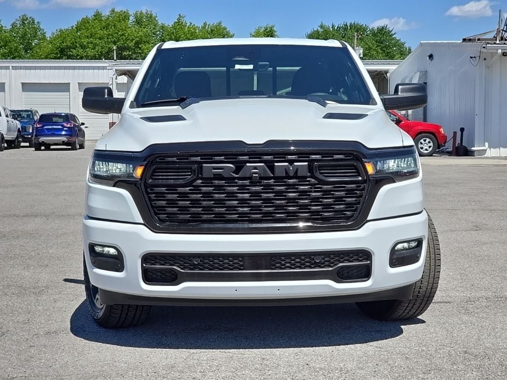 New 2026 Ram 1500 EXPRESS CREW CAB 4X4 5'7 BOX Pickup