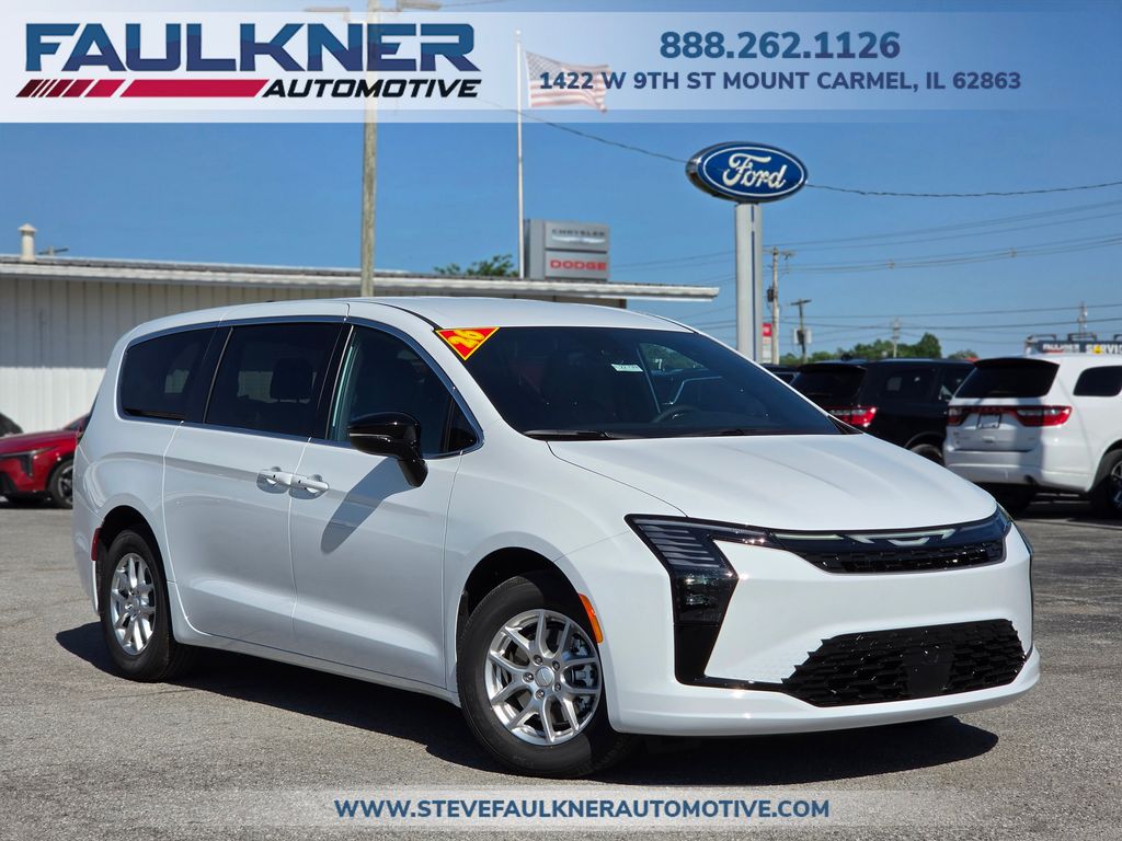 2027 Chrysler Pacifica Select's photo