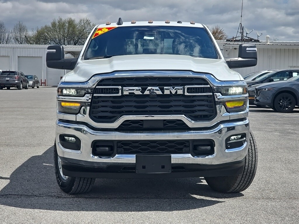 2025 Ram 2500 Tradesman photo 2