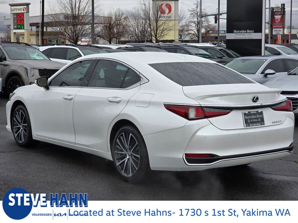 Used 2025 Lexus ES 300h Sedan