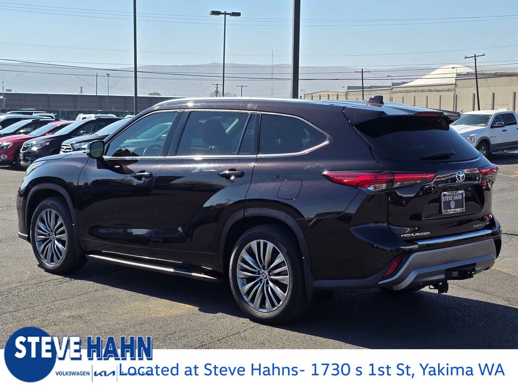 2020 Toyota Highlander Platinum photo 3