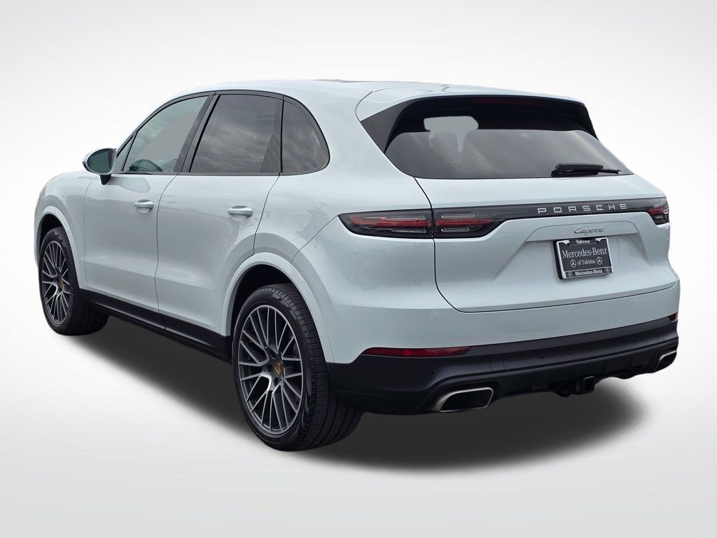 2019 Porsche Cayenne Base photo 2