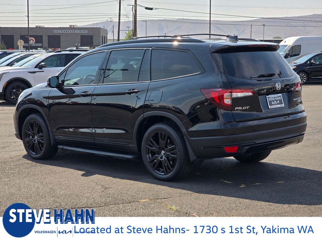 2022 Honda Pilot Black Edition photo 3