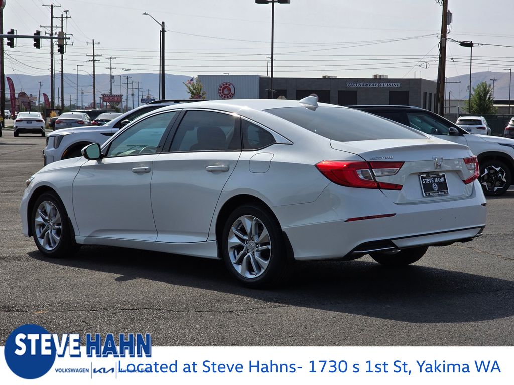 2018 Honda Accord LX photo 3