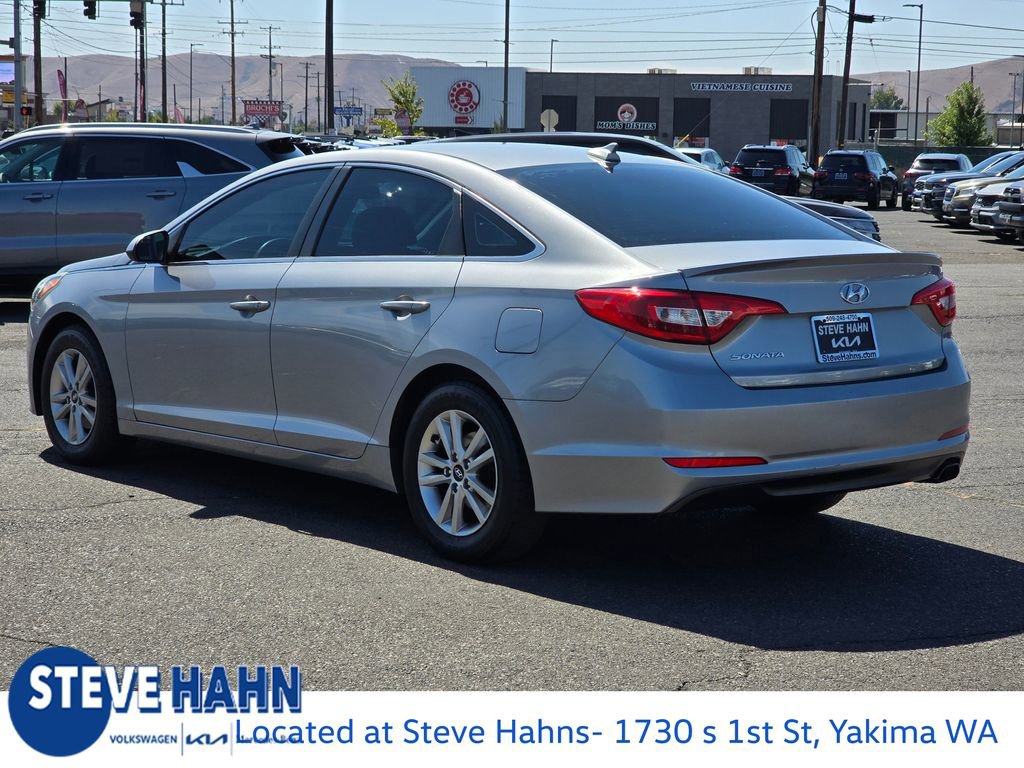 2017 Hyundai Sonata Base photo 2