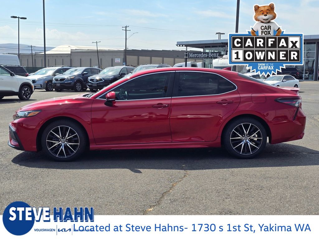 2024 Toyota Camry SE photo 2