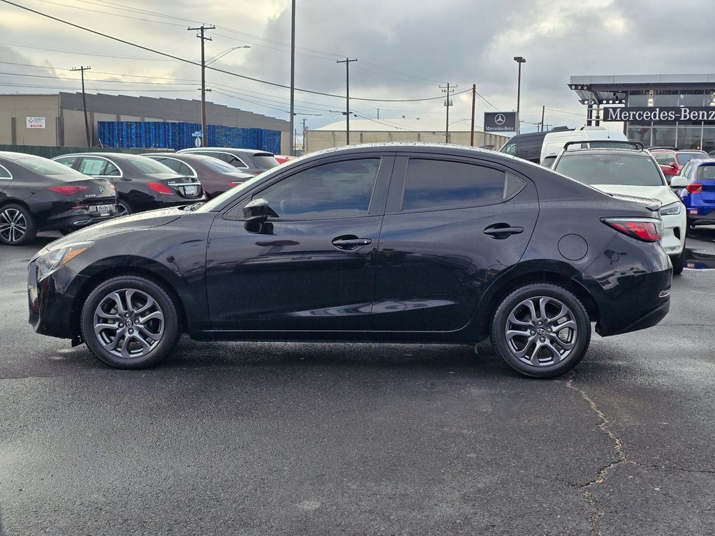 Used 2019 Toyota Yaris LE with VIN 3MYDLBYV0KY518785 for sale in Yakima, WA
