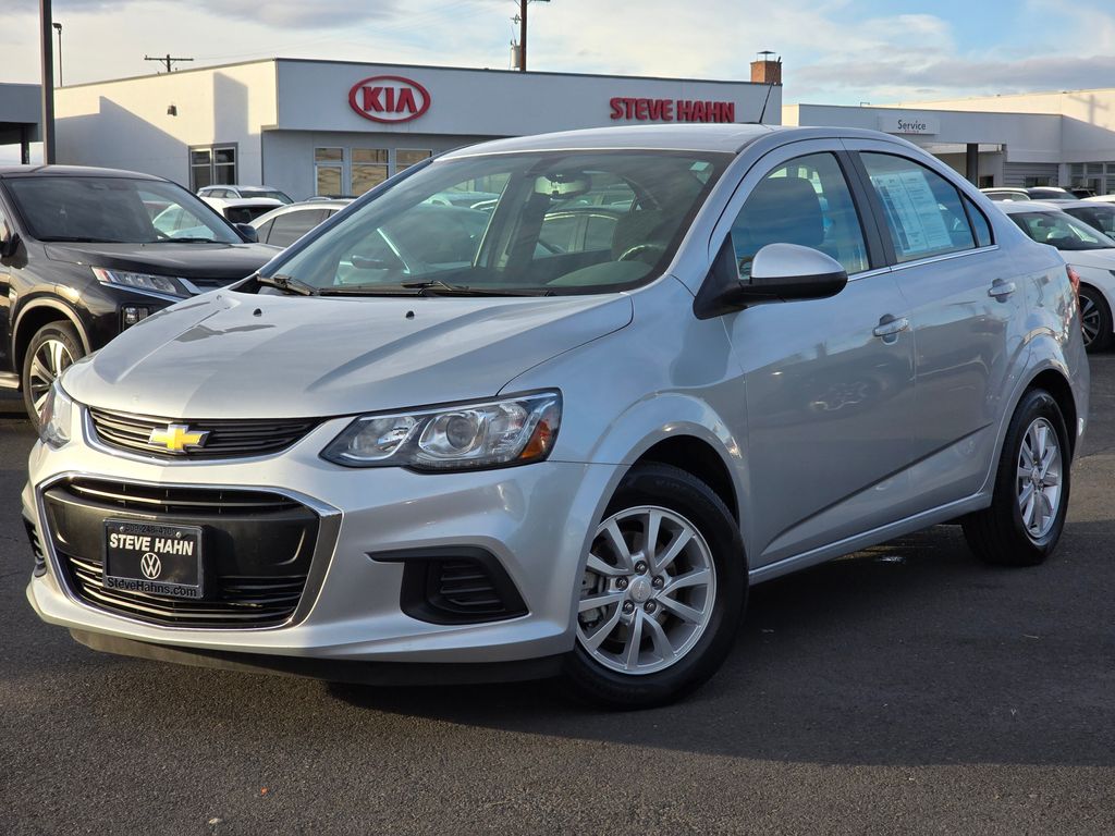 2017 Chevrolet Sonic LT's photo