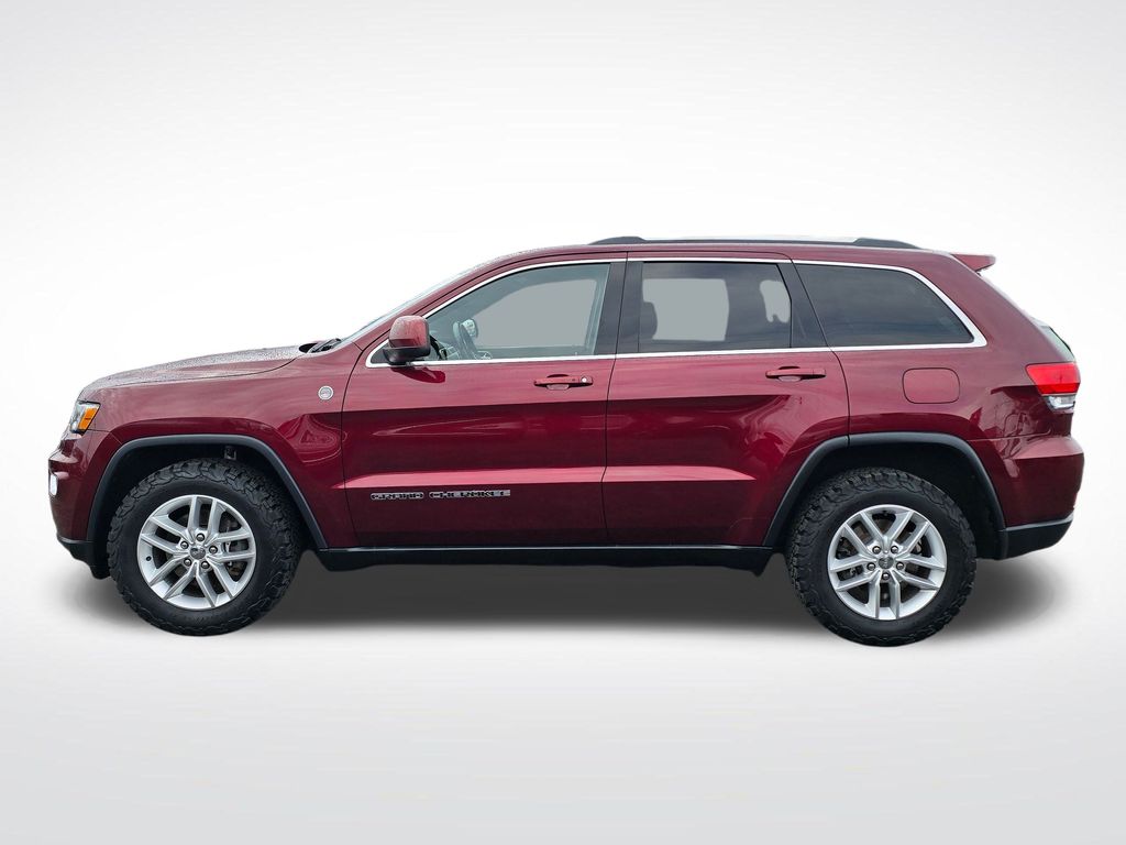 2017 Jeep Grand Cherokee Laredo photo 2