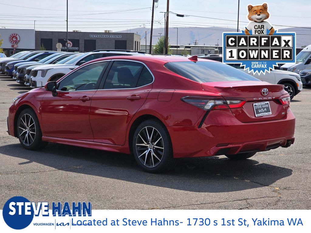 2024 Toyota Camry SE photo 3