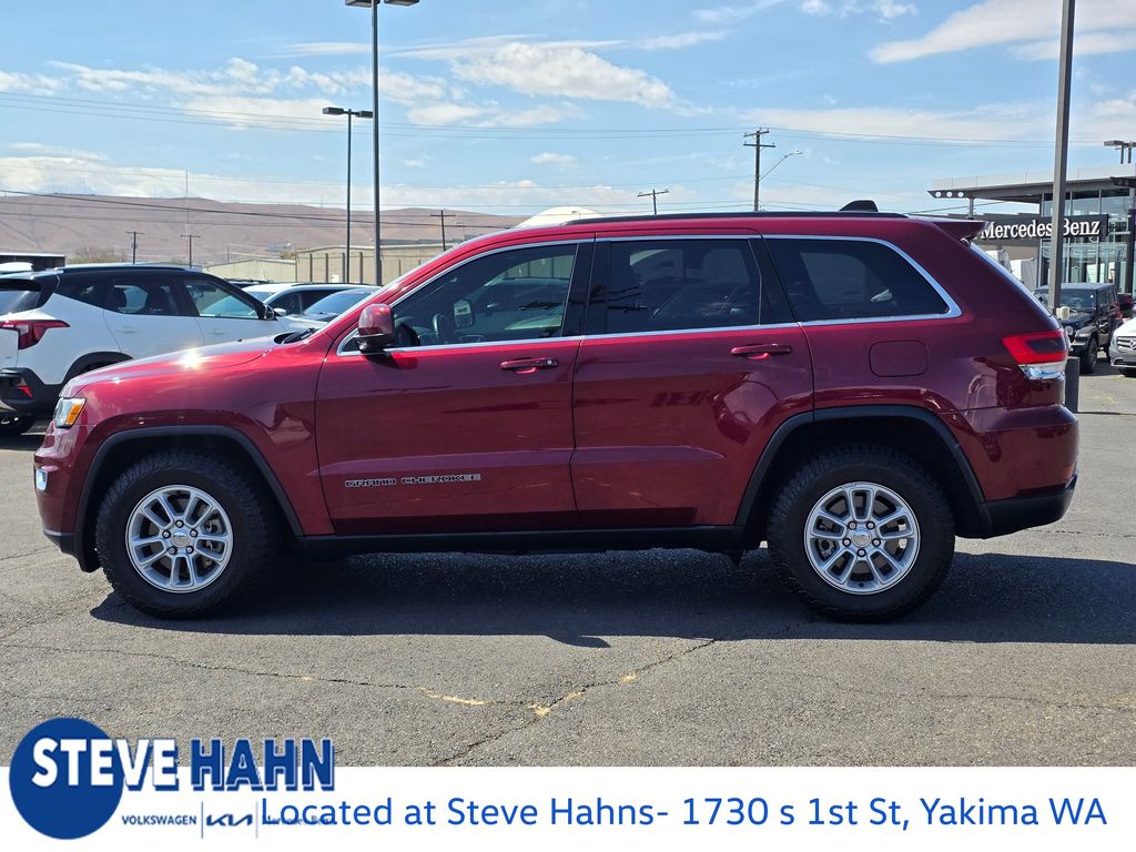 2018 Jeep Grand Cherokee Laredo photo 2