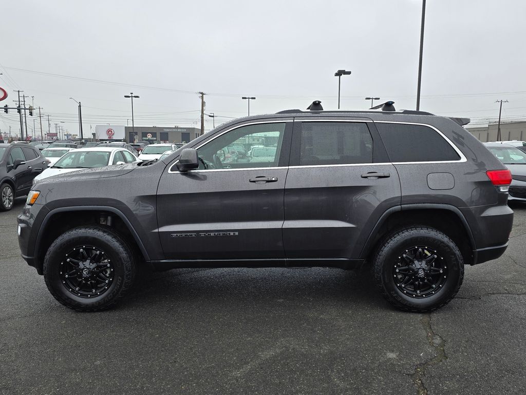 Used 2017 Jeep Grand Cherokee Laredo with VIN 1C4RJFAG2HC713950 for sale in Yakima, WA