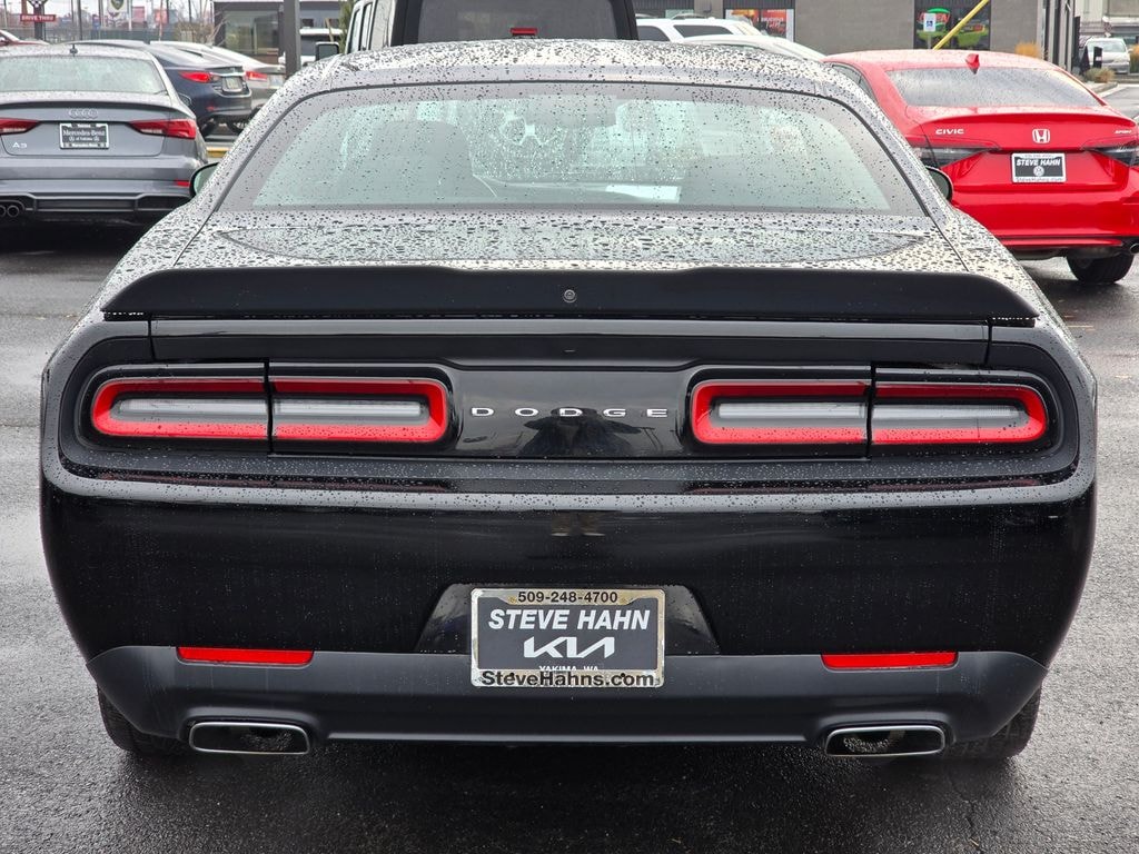 Used 2017 Dodge Challenger SXT Coupe