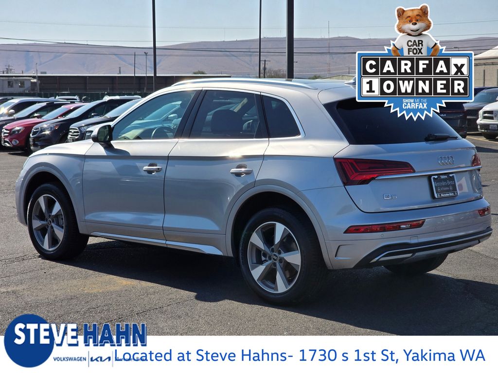 2022 Audi Q5 40 Premium Plus photo 2