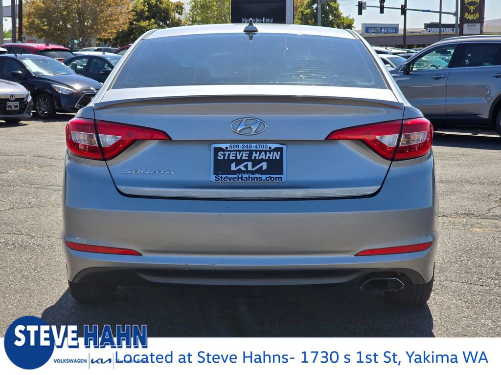 2017 Hyundai Sonata Base photo 3